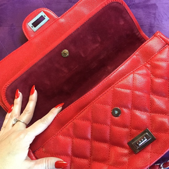 Red Quilted Purse - Picture 4 of 5